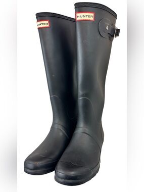 Hunter Original Tall Rain Boots – Black Women’s Size 9. With thick socks 8.5